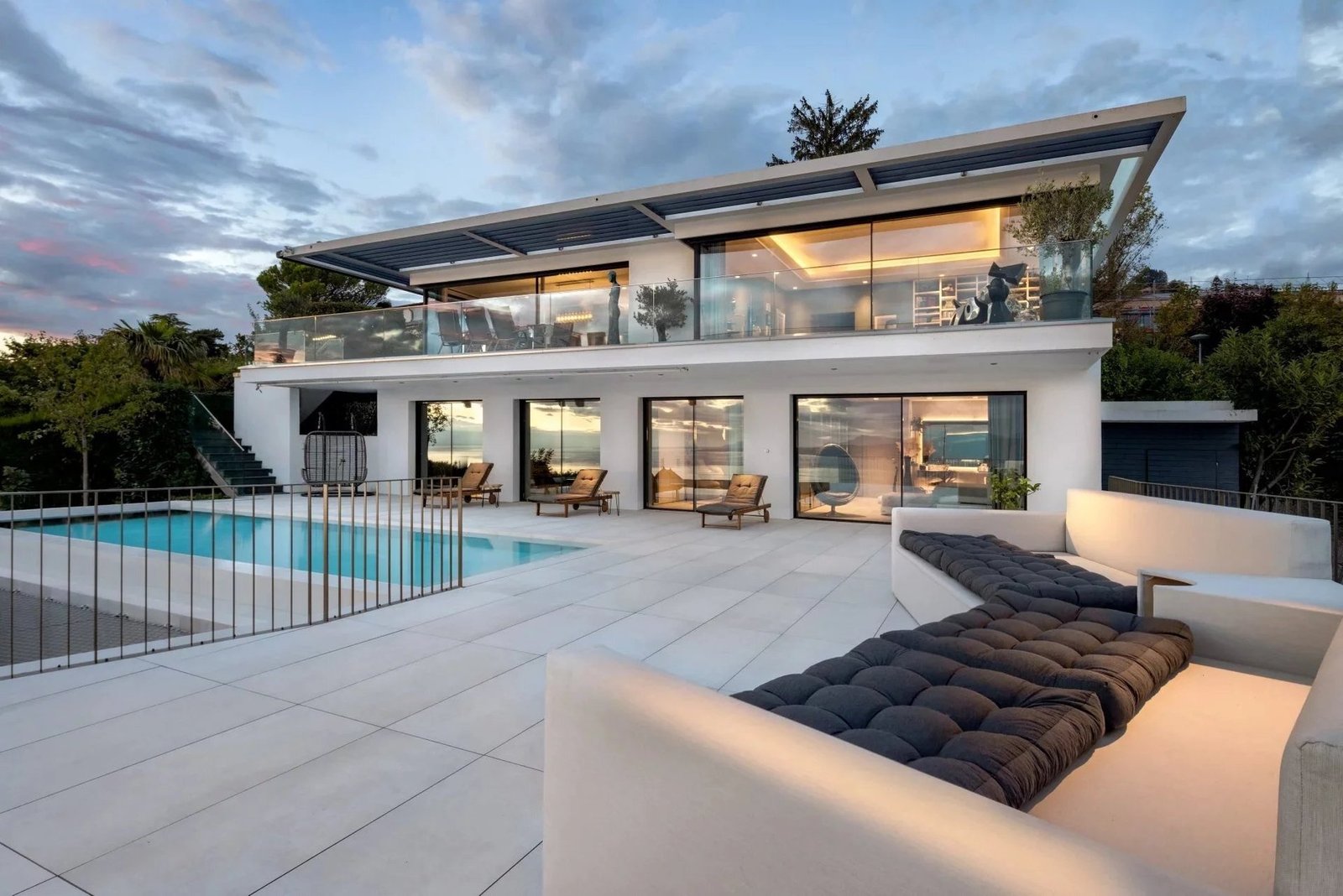 Contemporary Villa With Exceptional View House in Bourg-en-Lavaux, Vaud, Switzerland