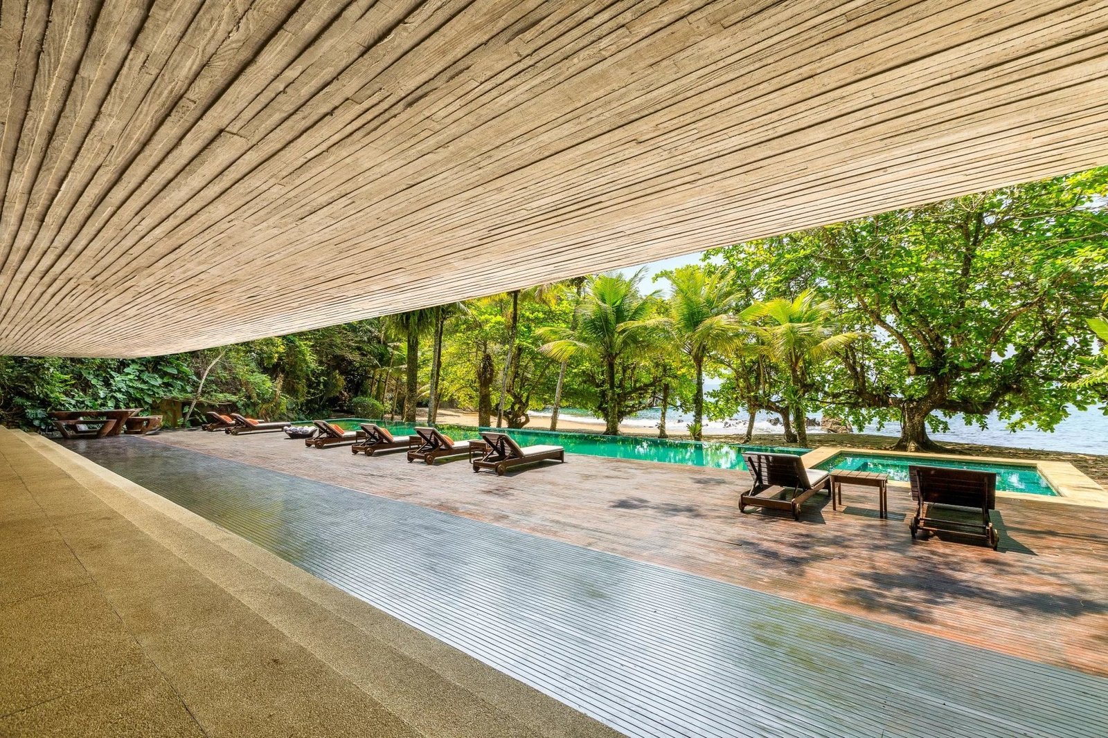 Pty008 Luxury Beachfront Villa In Paraty House in Brazil