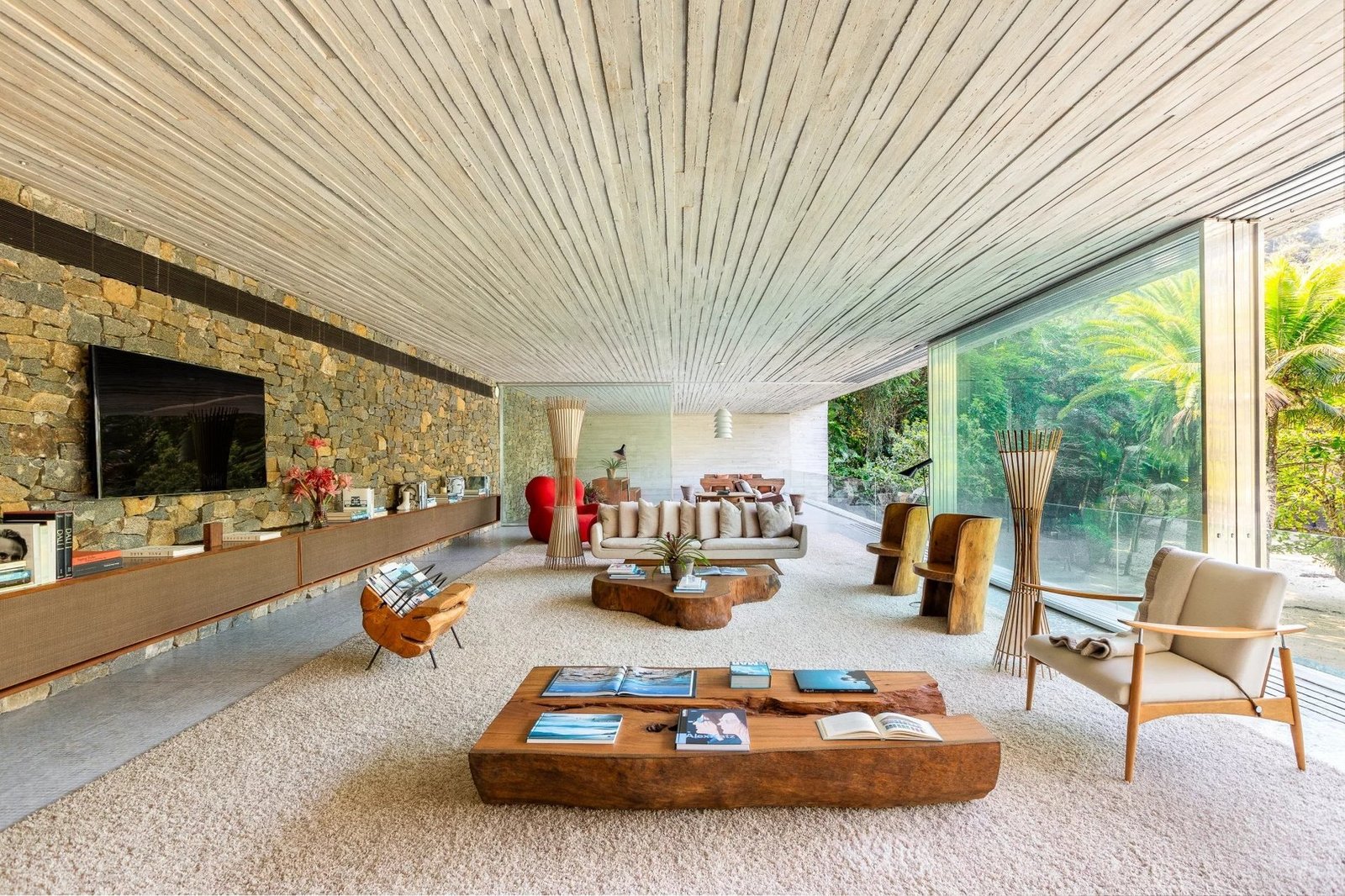 Pty008 Luxury Beachfront Villa In Paraty House in Brazil