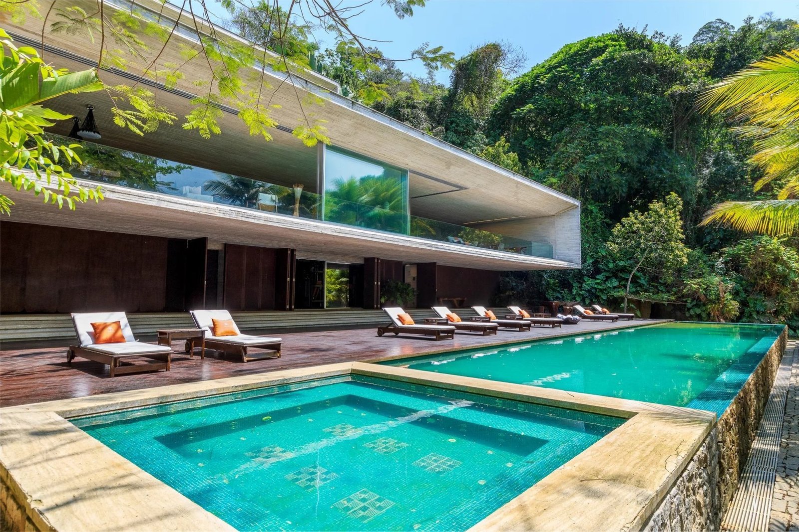 Pty008 Luxury Beachfront Villa In Paraty House in Brazil