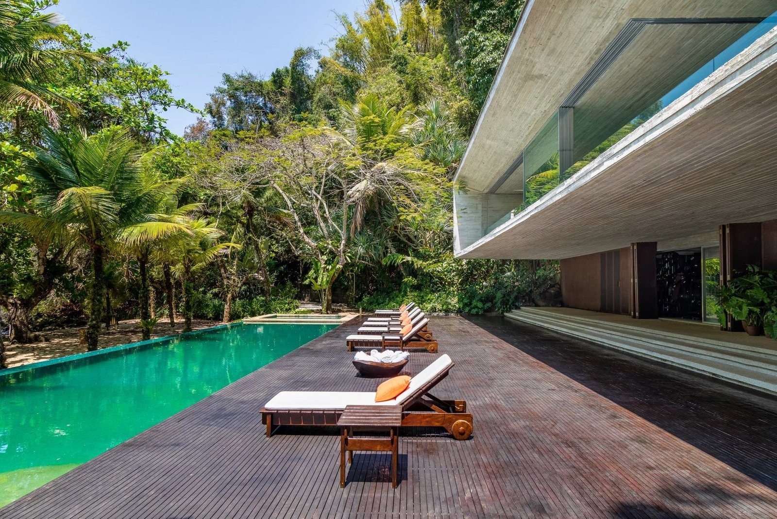 Pty008 Luxury Beachfront Villa In Paraty House in Brazil
