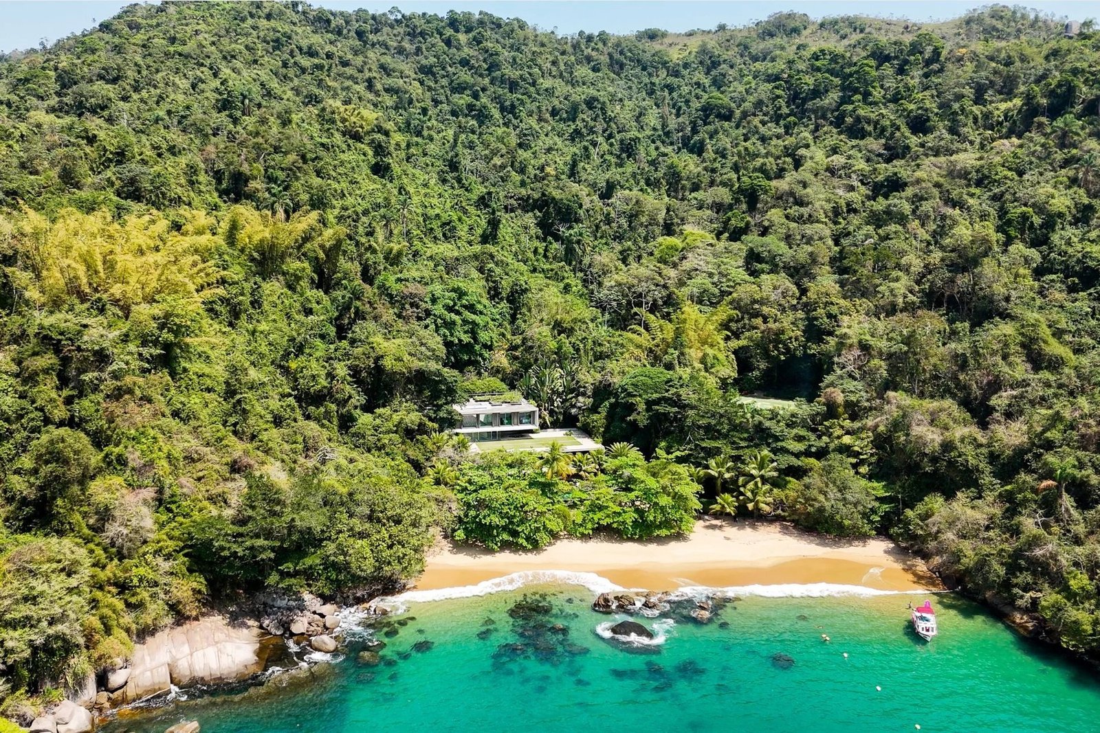 Pty008 Luxury Beachfront Villa In Paraty House in Brazil