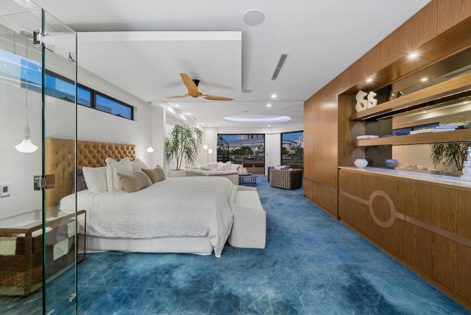 Exquisite Waterfront Living Architectural Masterpiece House in Broadbeach Waters, Queensland, Australia