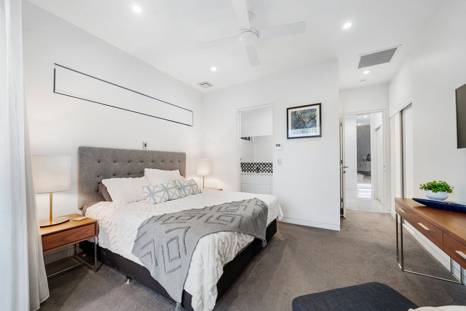 Exquisite Waterfront Living Architectural Masterpiece House in Broadbeach Waters, Queensland, Australia