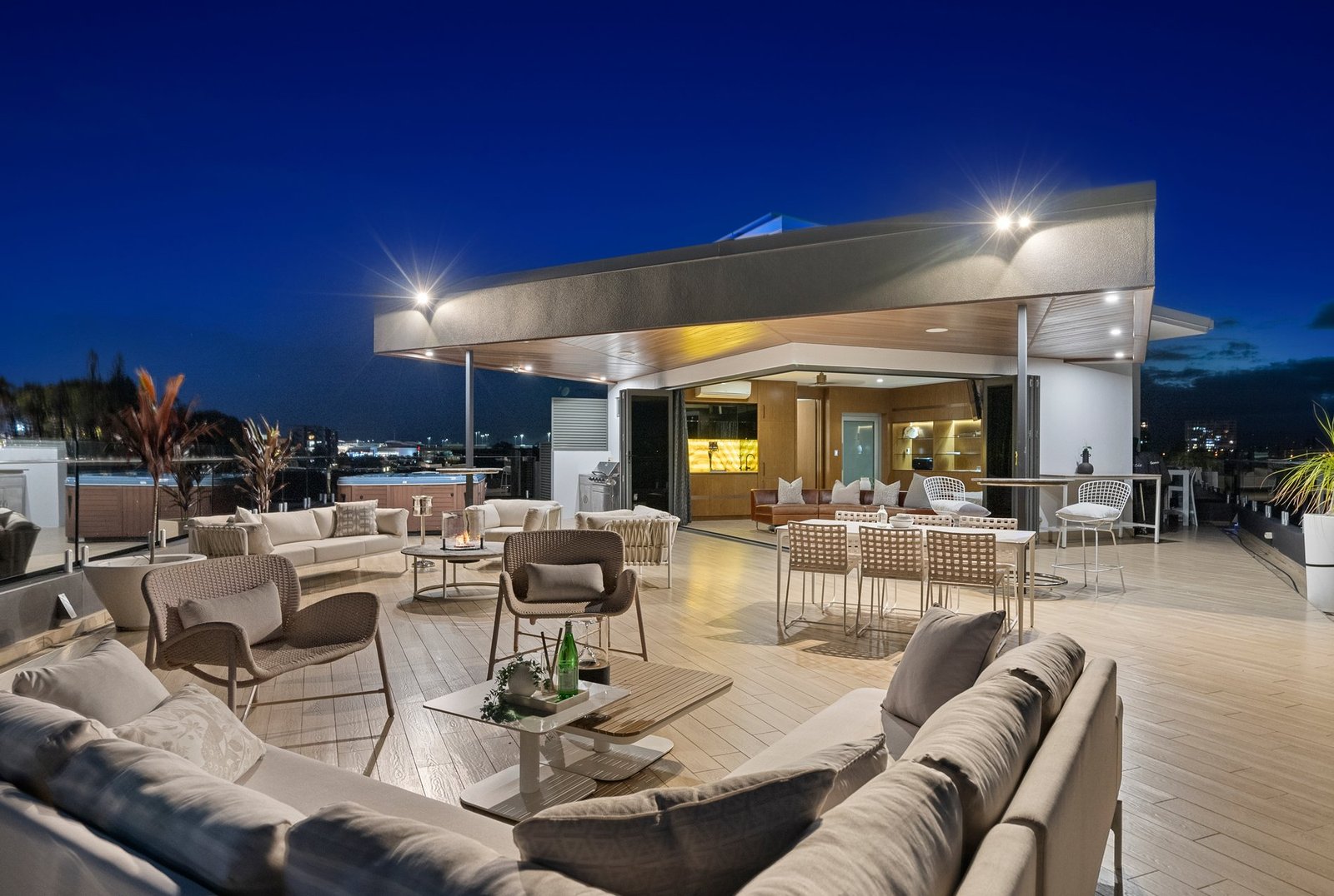 Exquisite Waterfront Living Architectural Masterpiece House in Broadbeach Waters, Queensland, Australia