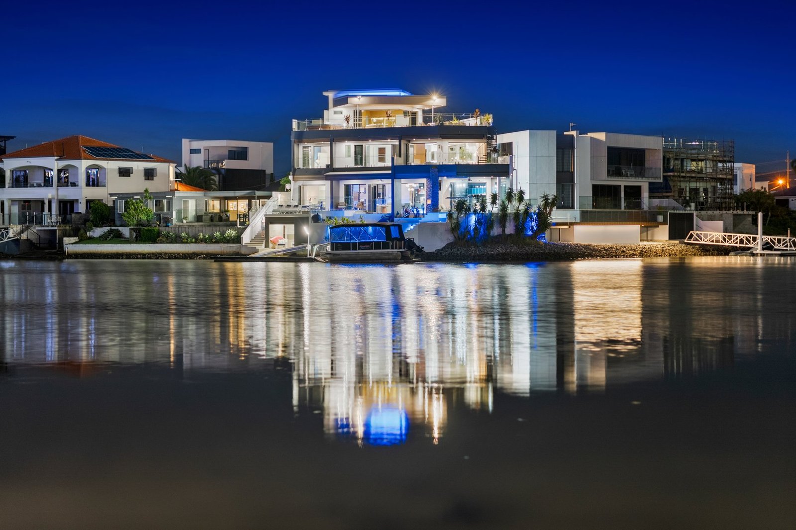 Exquisite Waterfront Living Architectural Masterpiece House in Broadbeach Waters, Queensland, Australia