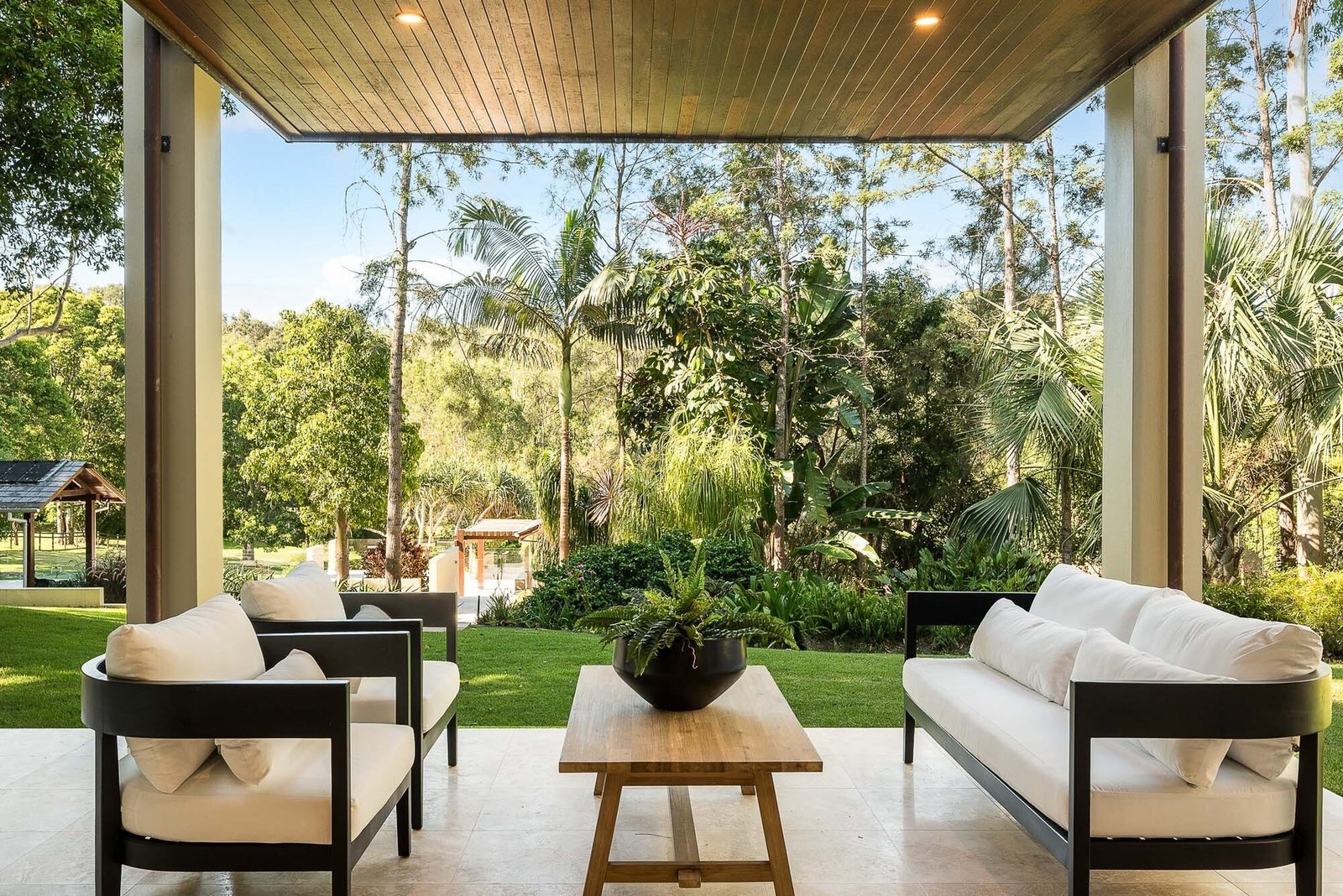 Discover An Unparalleled Lifestyle House in Brookfield, Queensland, Australia