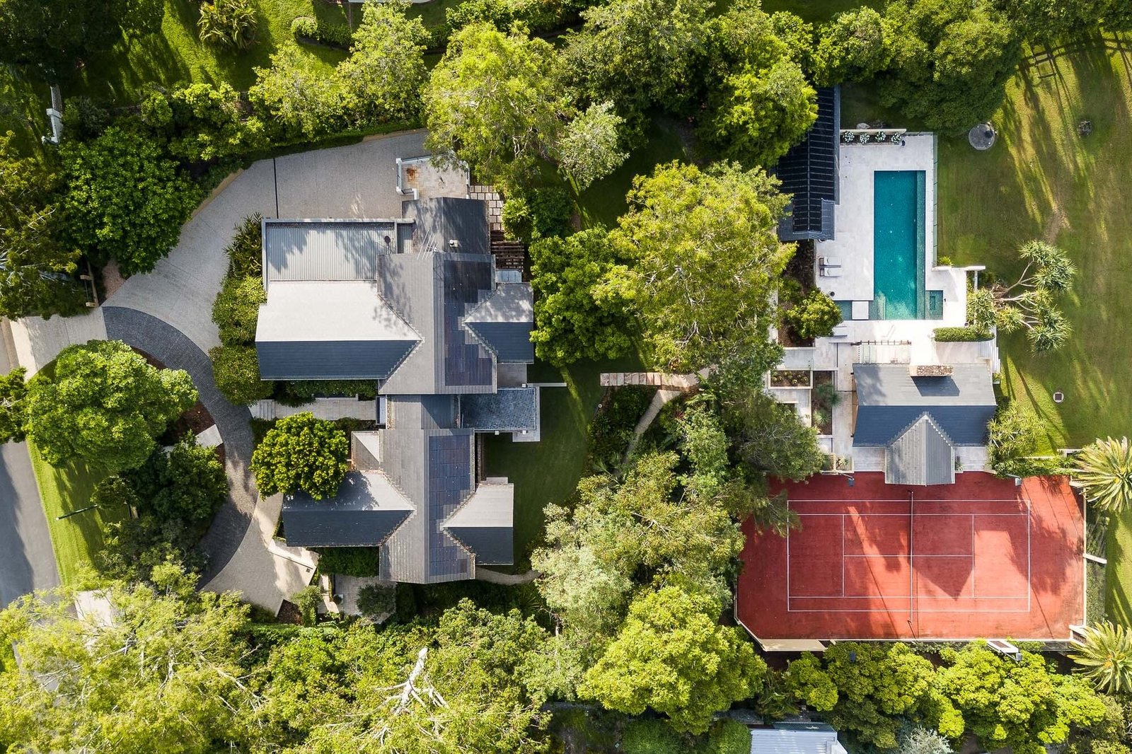 Discover An Unparalleled Lifestyle House in Brookfield, Queensland, Australia