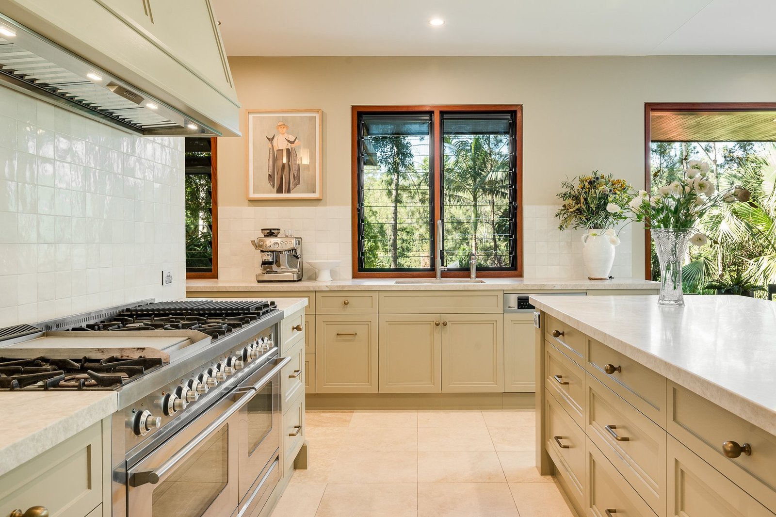 Discover An Unparalleled Lifestyle House in Brookfield, Queensland, Australia