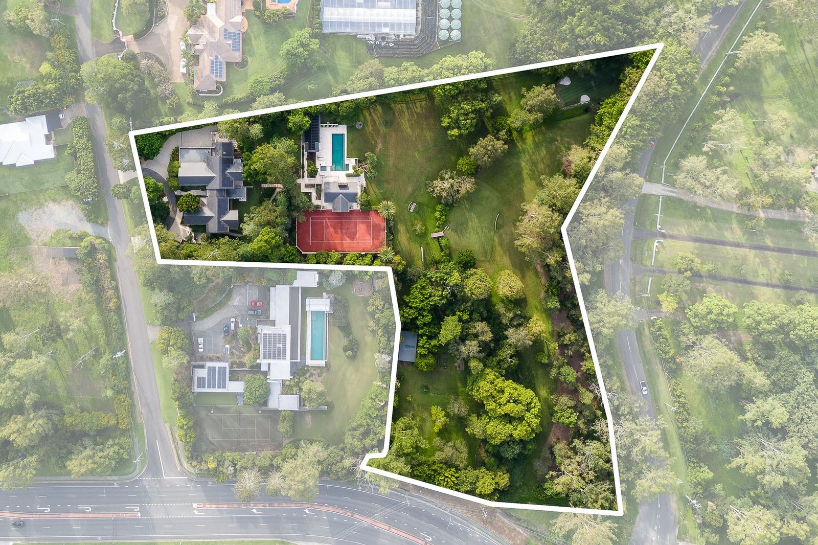 Discover An Unparalleled Lifestyle House in Brookfield, Queensland, Australia