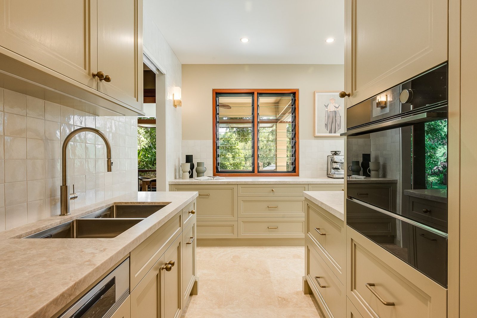Discover An Unparalleled Lifestyle House in Brookfield, Queensland, Australia