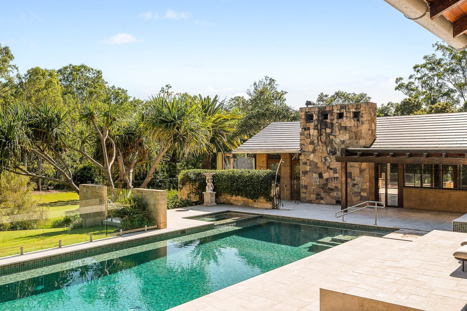 Discover An Unparalleled Lifestyle House in Brookfield, Queensland, Australia
