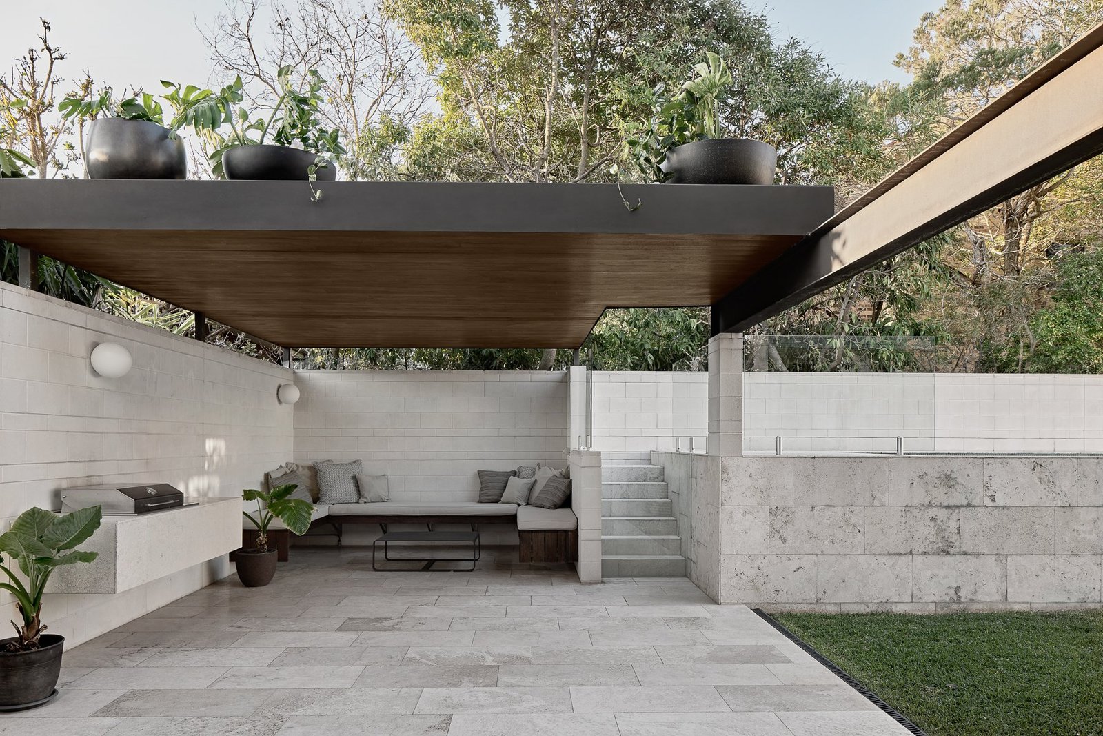 Rare Residential Commission By Richards & Spence Architects House in Clayfield, Queensland, Australia