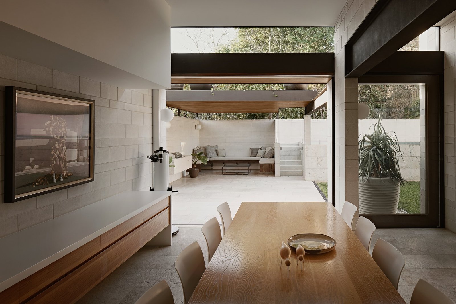 Rare Residential Commission By Richards & Spence Architects House in Clayfield, Queensland, Australia