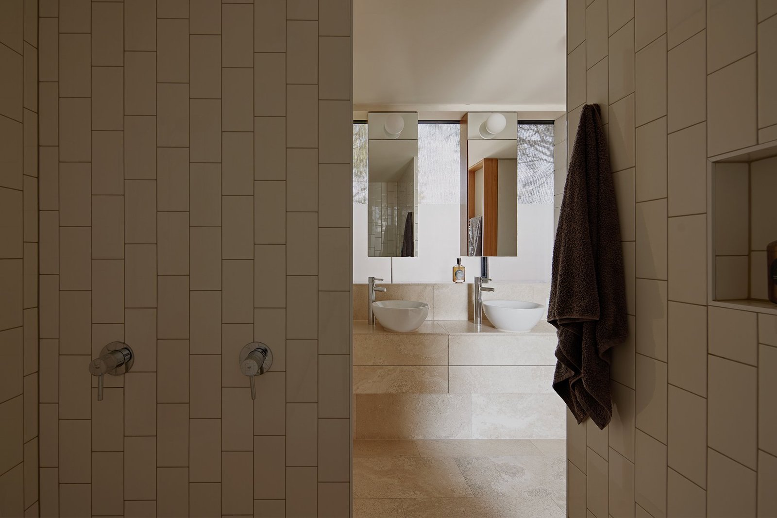 Rare Residential Commission By Richards & Spence Architects House in Clayfield, Queensland, Australia