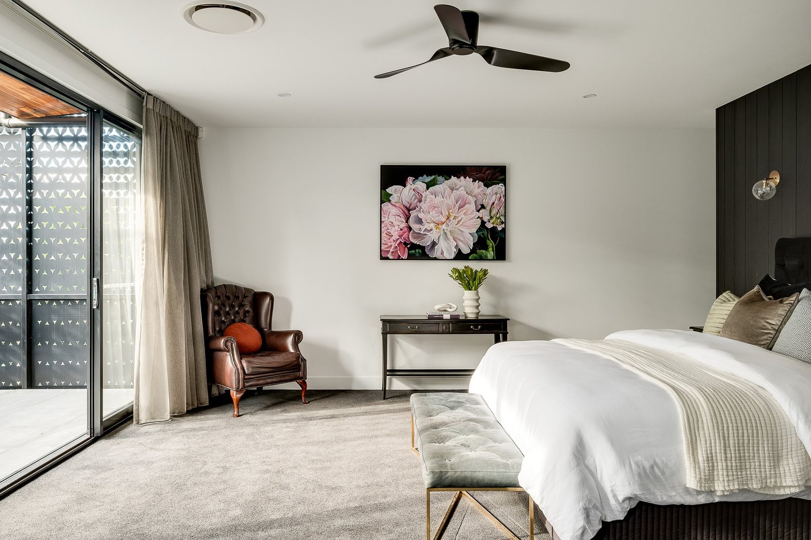 Master Builders Awards Finalist Positioned In Coorparoo’s Prestigious Enclave House in Coorparoo, Queensland, Australia