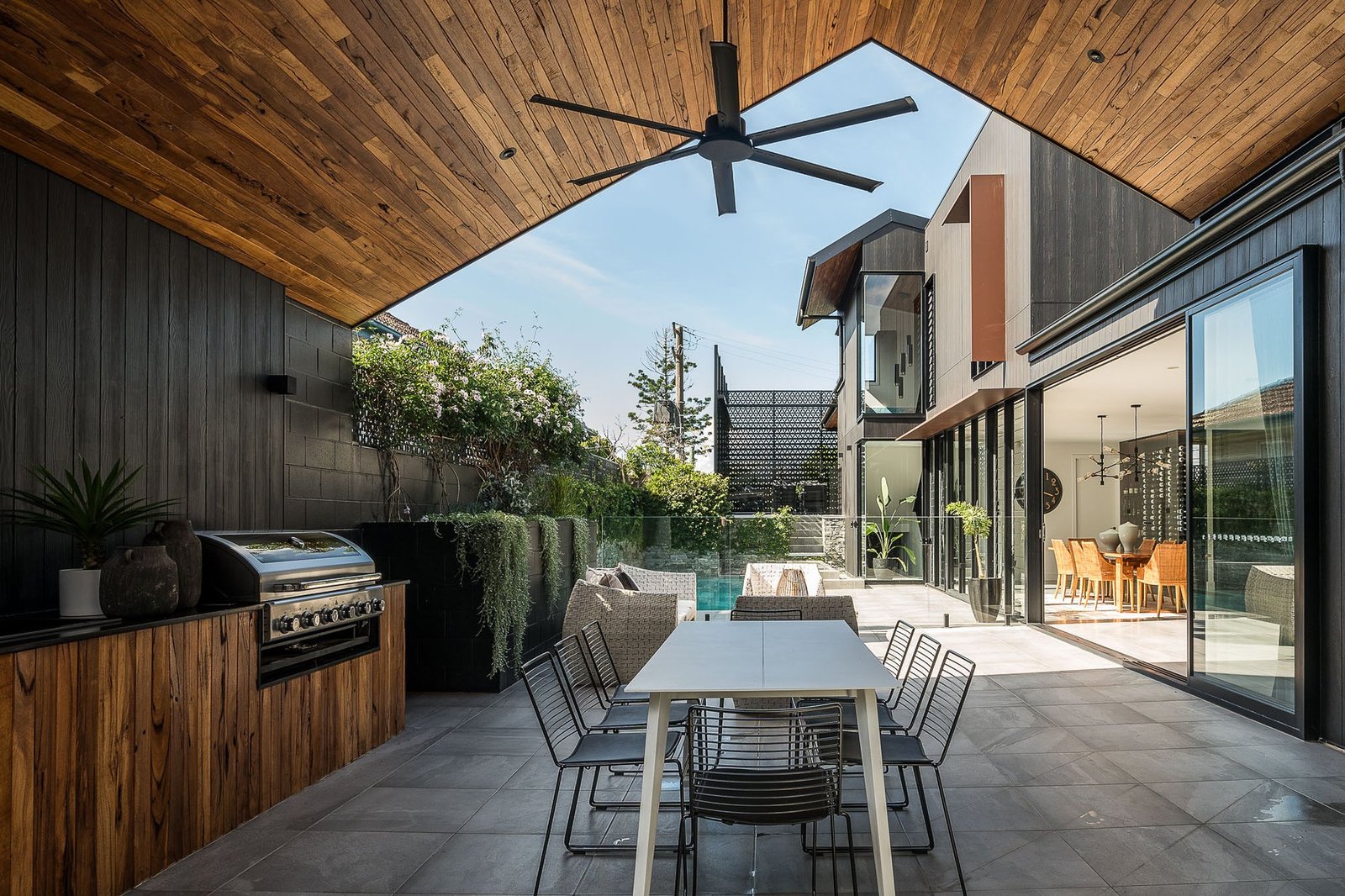 Master Builders Awards Finalist Positioned In Coorparoo’s Prestigious Enclave House in Coorparoo, Queensland, Australia