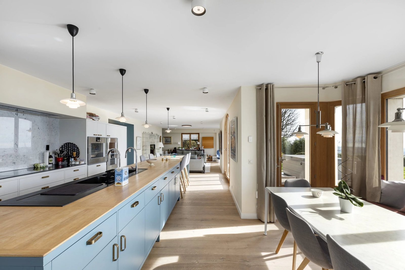 Exceptional Villa Offering A Panoramic View Of The Lake And The Alps House in Féchy, Vaud, Switzerland