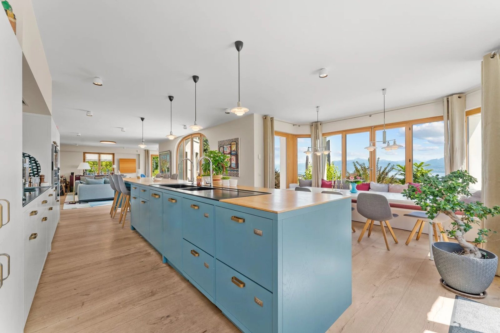 Exceptional Villa Offering A Panoramic View Of The Lake And The Alps House in Féchy, Vaud, Switzerland