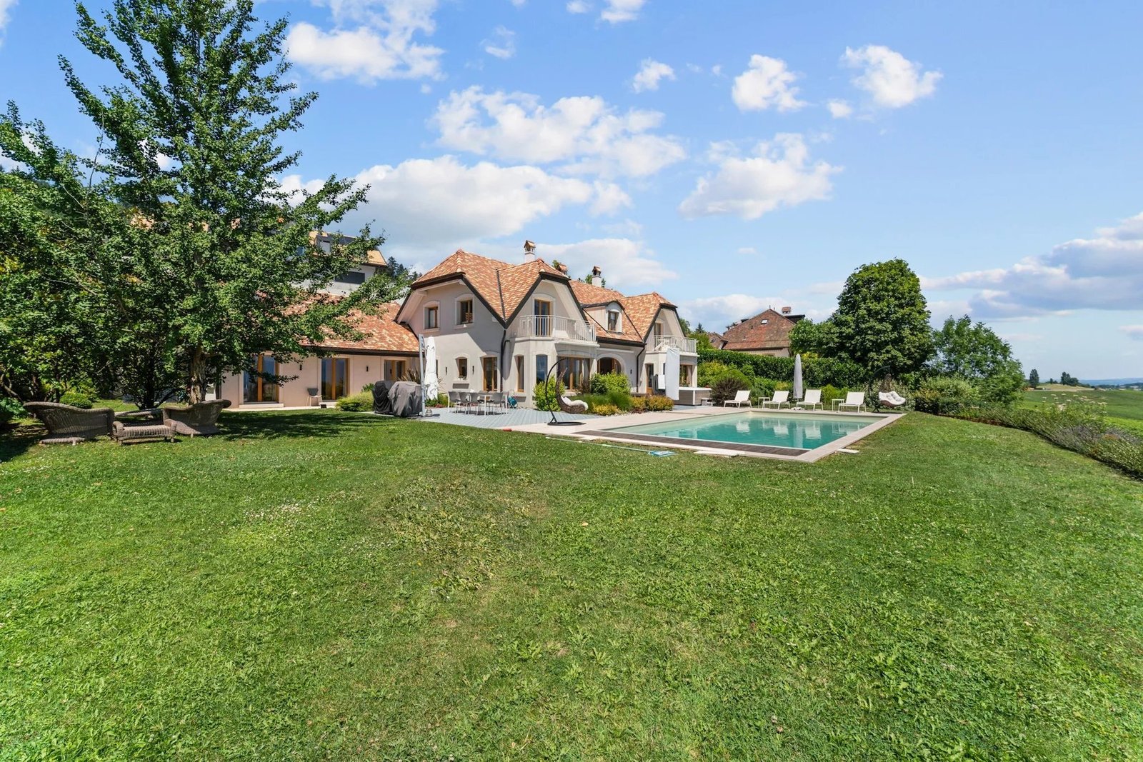 Exceptional Villa Offering A Panoramic View Of The Lake And The Alps House in Féchy, Vaud, Switzerland
