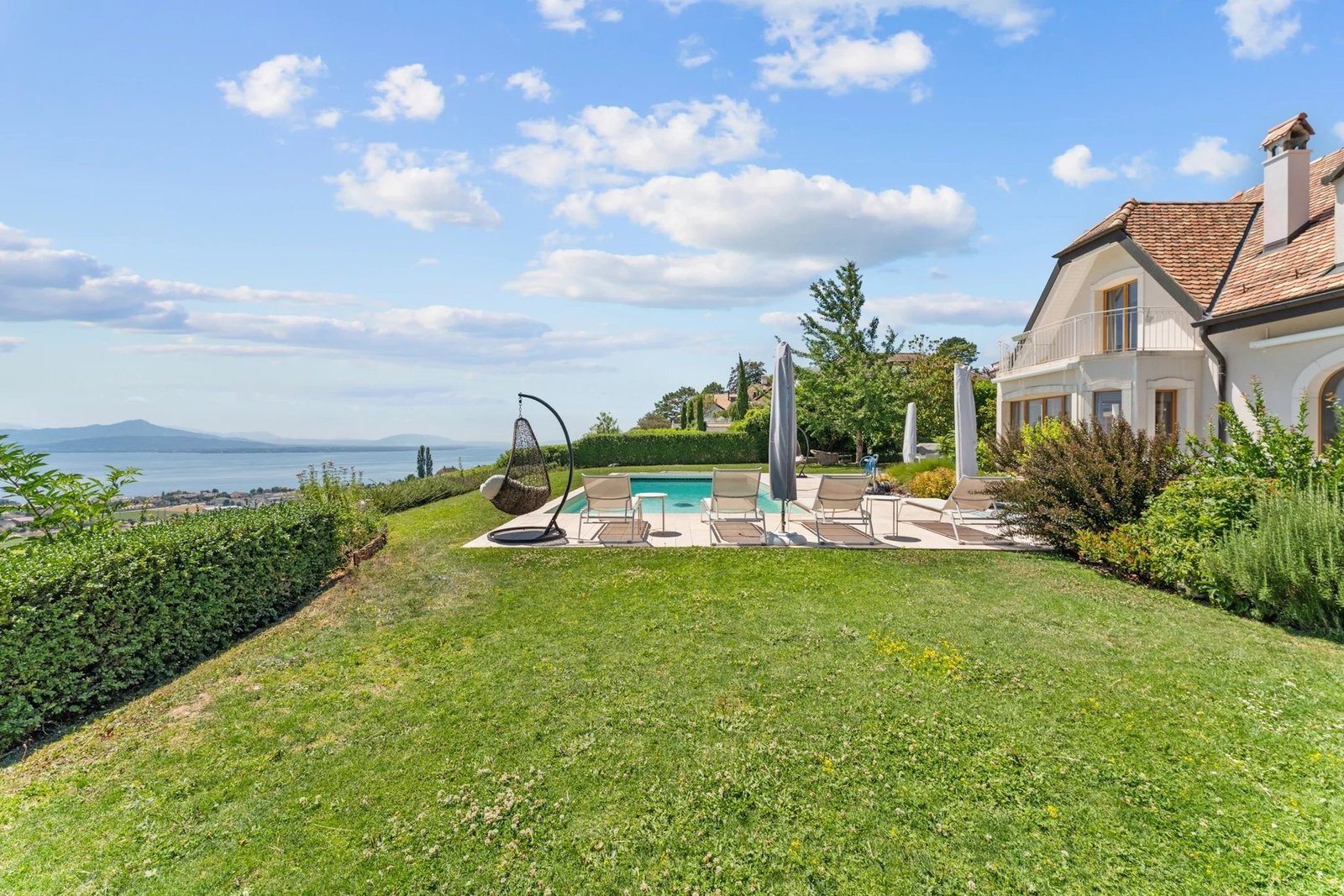 Exceptional Villa Offering A Panoramic View Of The Lake And The Alps House in Féchy, Vaud, Switzerland