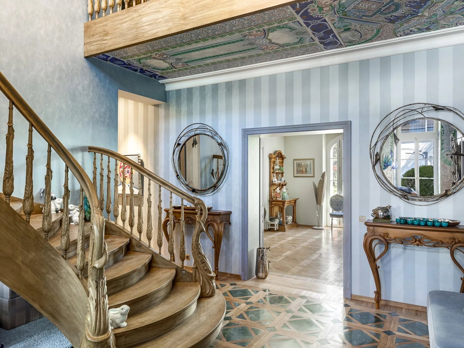 Splendid, Fully Renovated Manor House House in Jouxtens-Mézery, Vaud, Switzerland