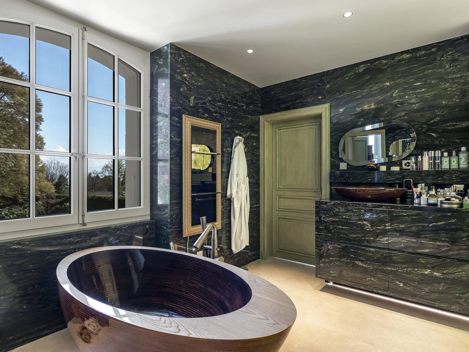 Splendid, Fully Renovated Manor House House in Jouxtens-Mézery, Vaud, Switzerland