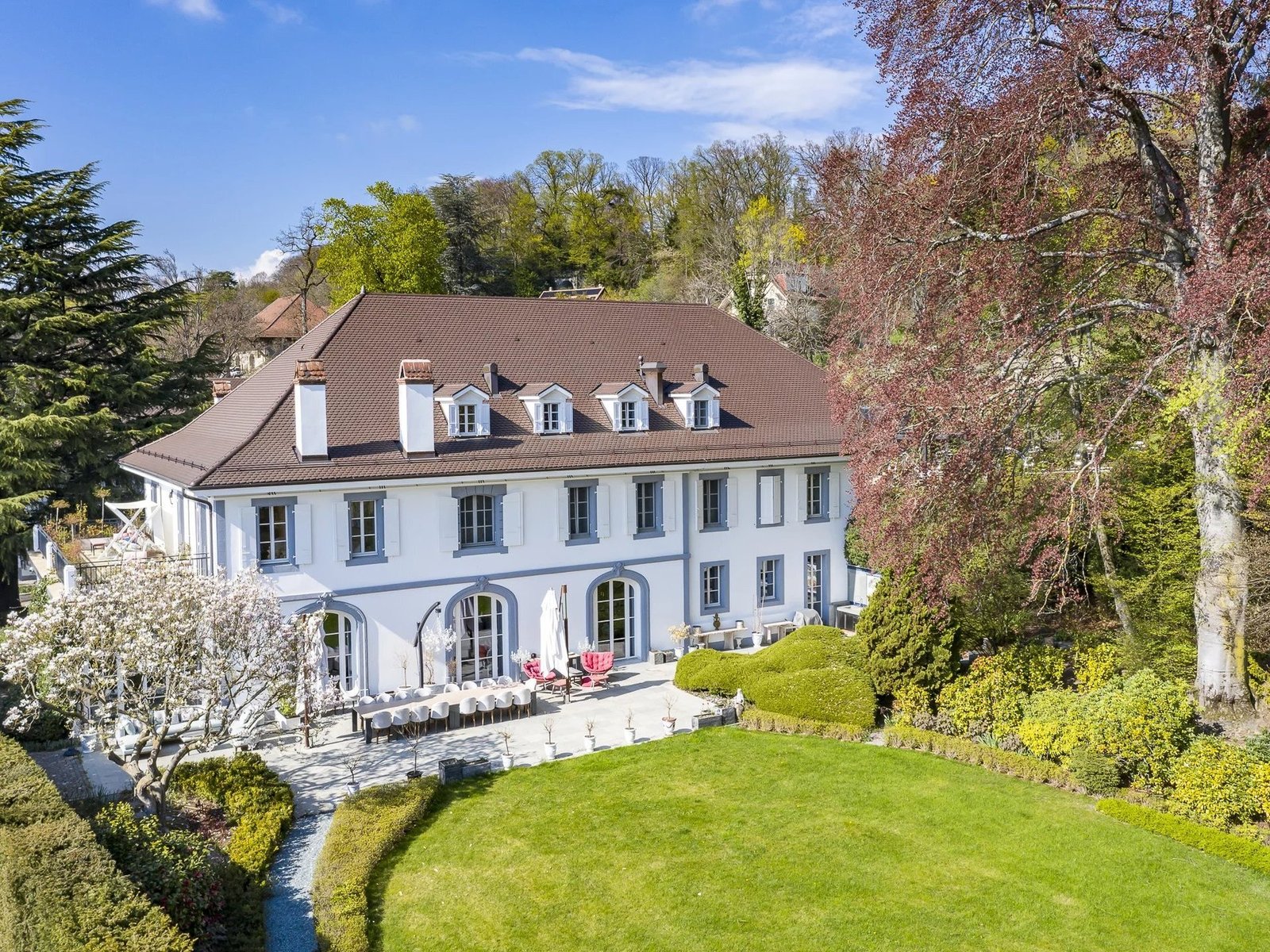 Splendid, Fully Renovated Manor House House in Jouxtens-Mézery, Vaud, Switzerland