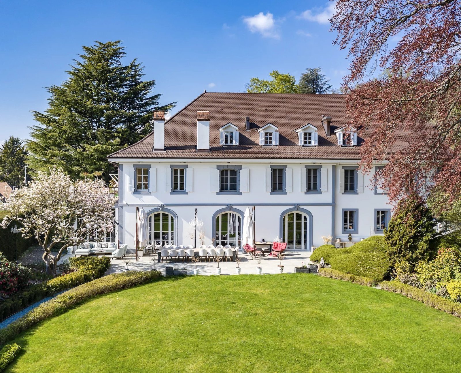 Splendid, Fully Renovated Manor House House in Jouxtens-Mézery, Vaud, Switzerland