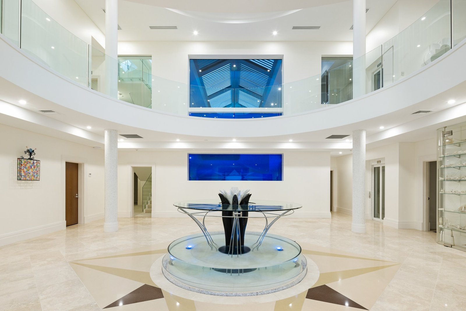 Luxury Resort Style Living In Beachfront Paradise House in Kewarra Beach, Queensland, Australia