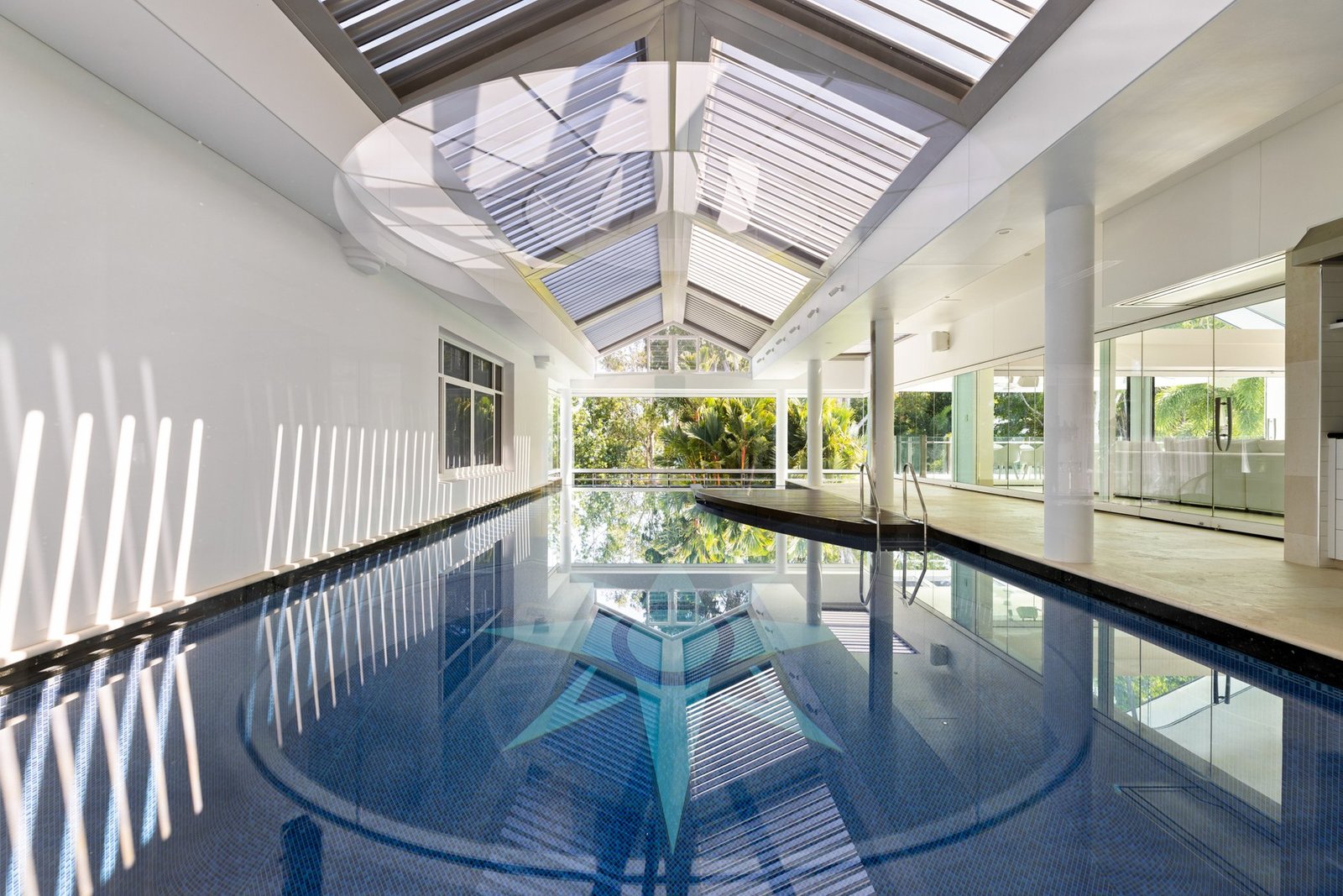 Luxury Resort Style Living In Beachfront Paradise House in Kewarra Beach, Queensland, Australia