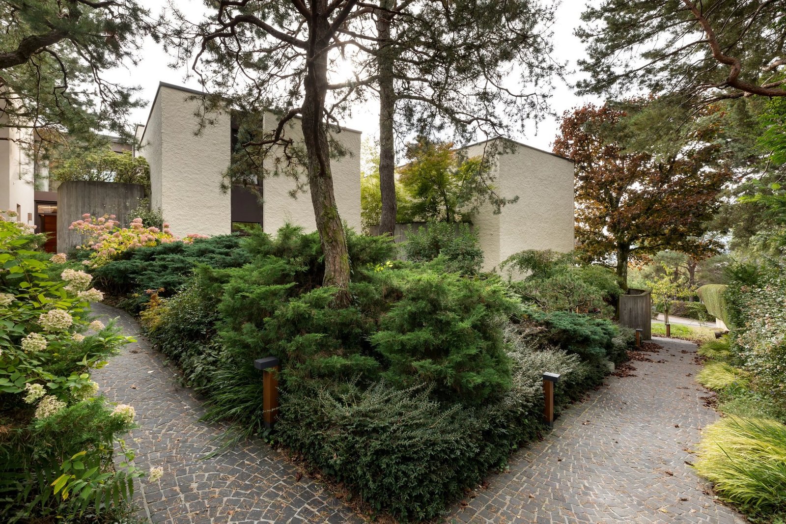 Modern Townhouse – An Urban Oasis Of Exception House in Lausanne, Vaud, Switzerland