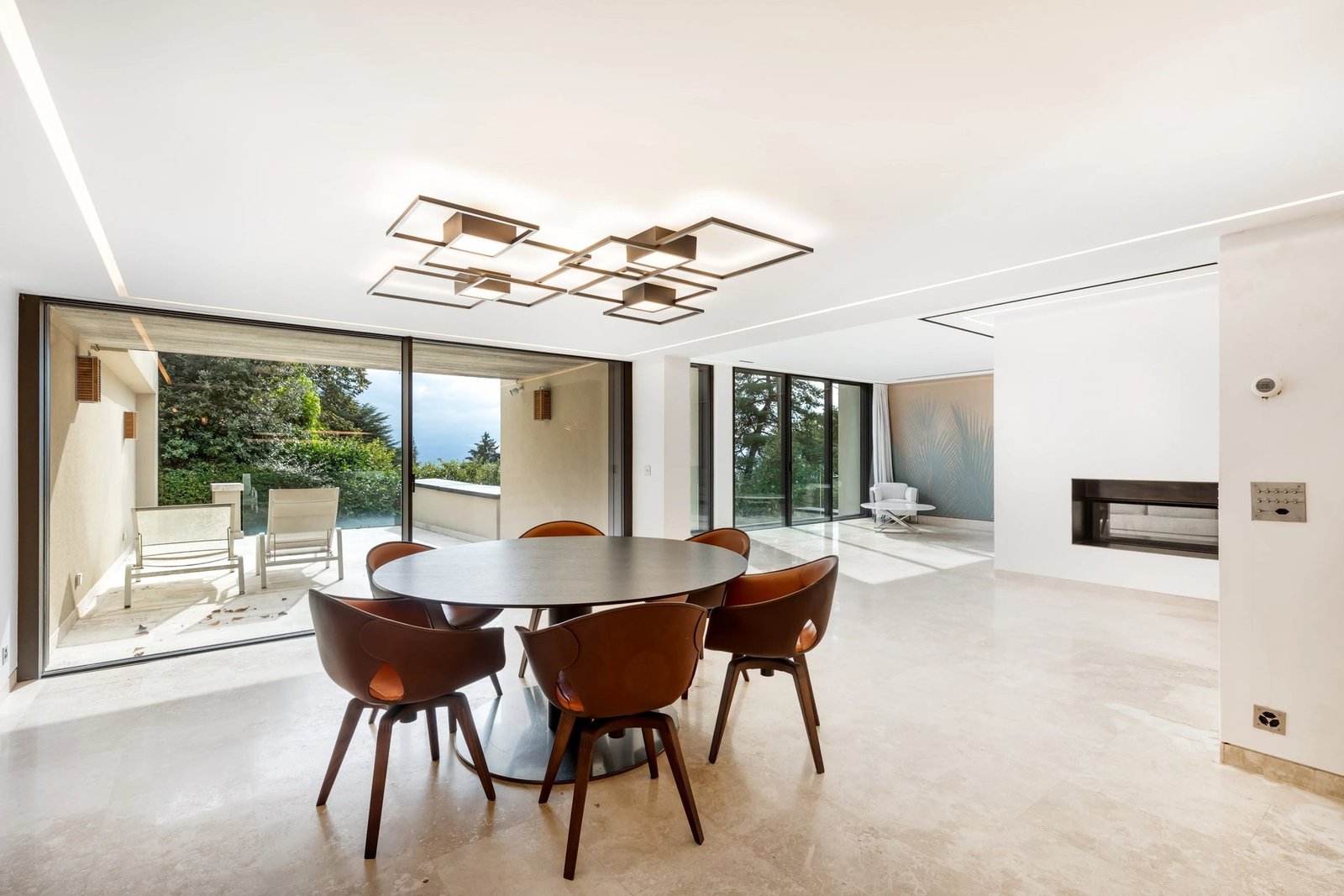 Modern Townhouse – An Urban Oasis Of Exception House in Lausanne, Vaud, Switzerland