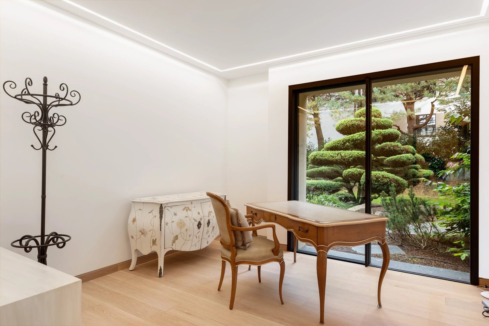 Modern Townhouse – An Urban Oasis Of Exception House in Lausanne, Vaud, Switzerland