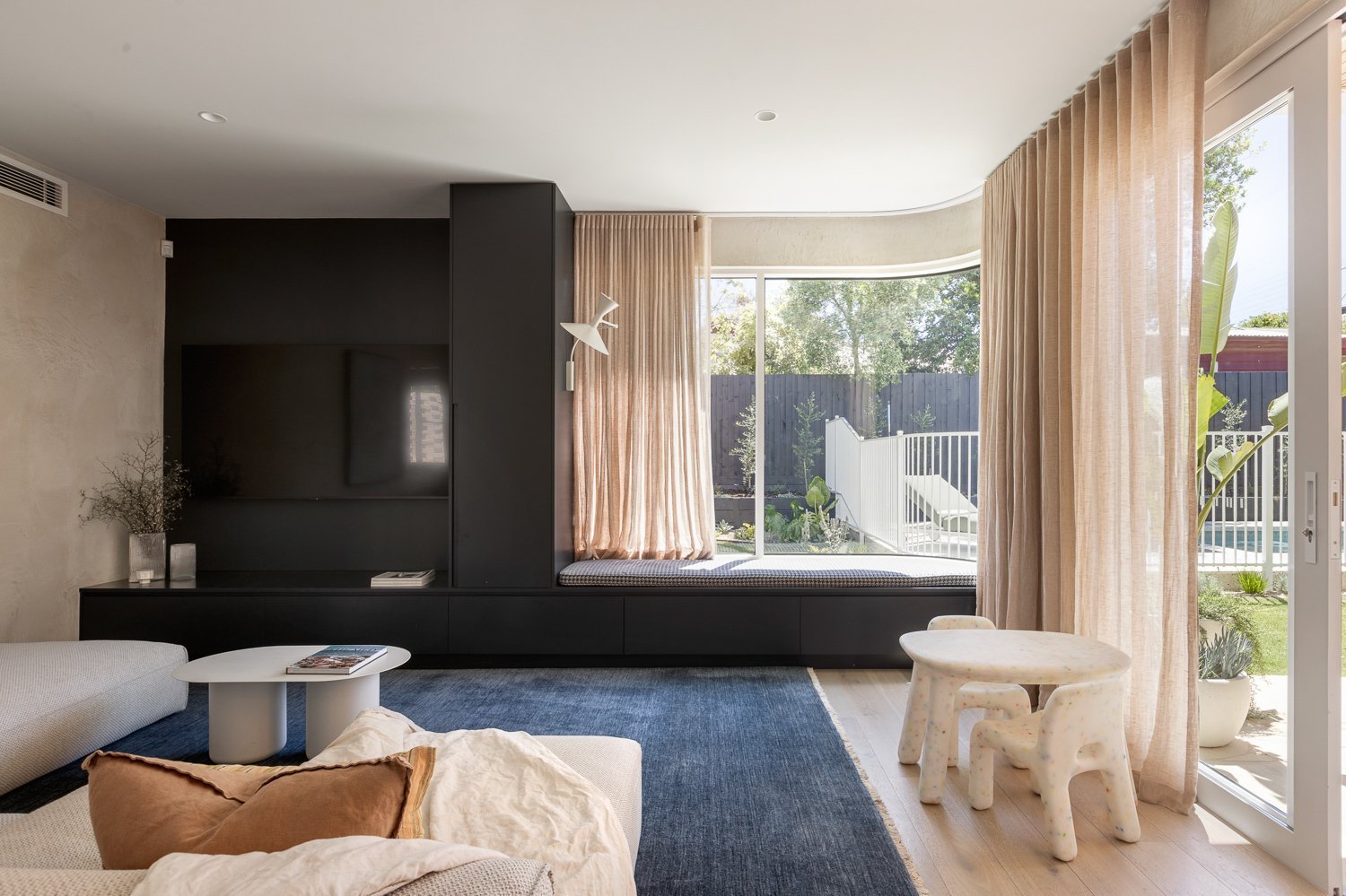 Textured Coastal Charm House in Mount Martha, Victoria, Australia