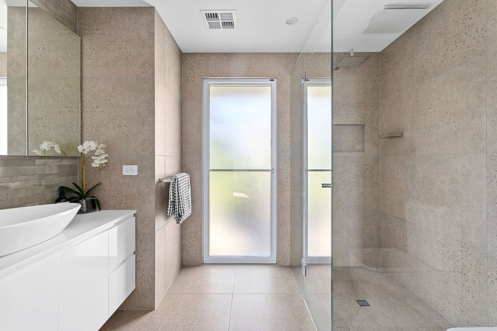 Sunsets House in Mount Martha, Victoria, Australia