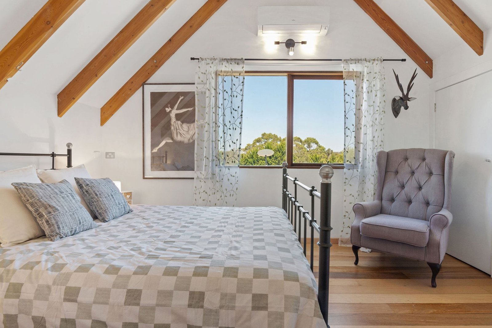 Tranquil Countryside Living House in Mount Martha, Victoria, Australia