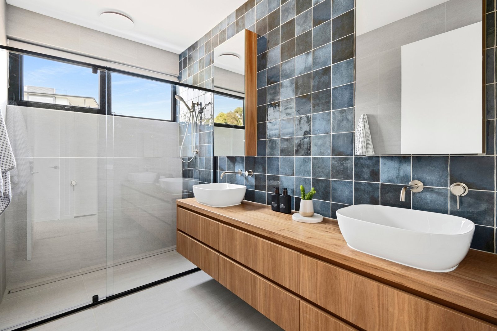 Sustainable Design And Panoramic Bay Views House in Mount Martha, Victoria, Australia