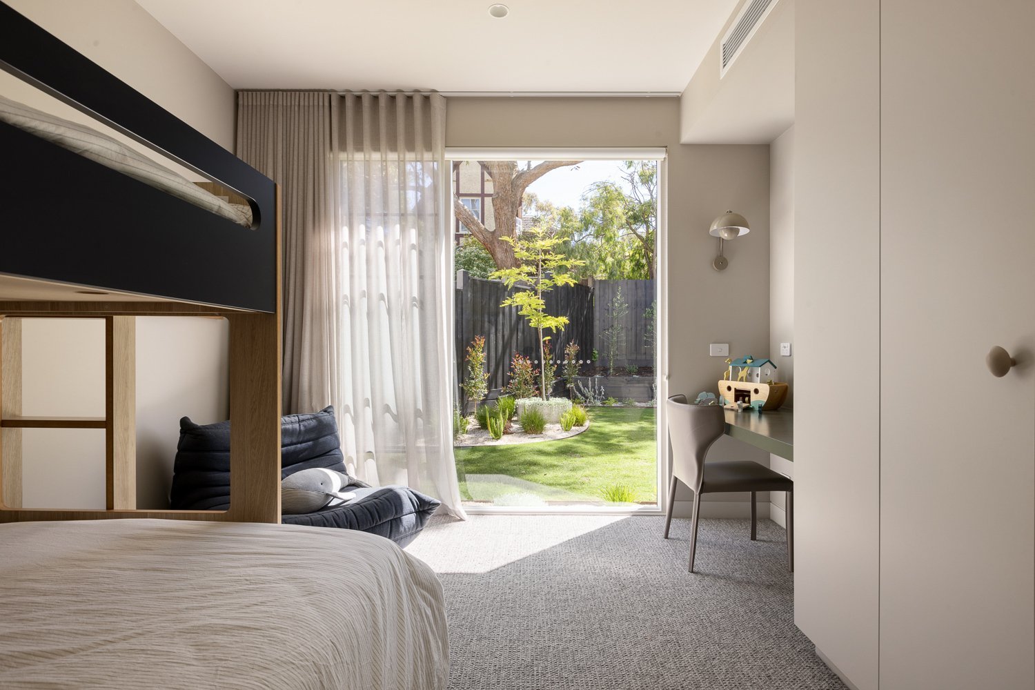 Textured Coastal Charm House in Mount Martha, Victoria, Australia