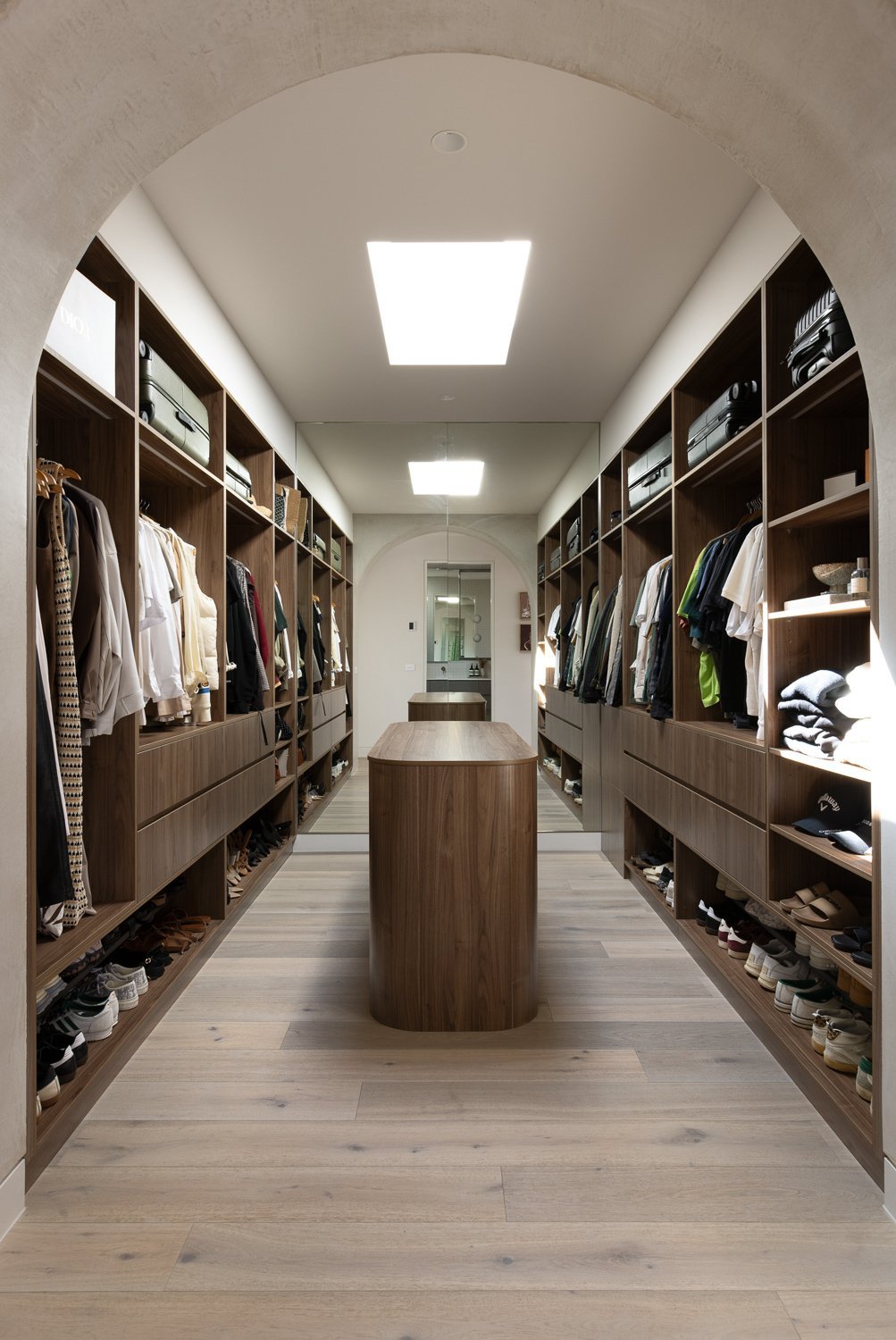 Textured Coastal Charm House in Mount Martha, Victoria, Australia