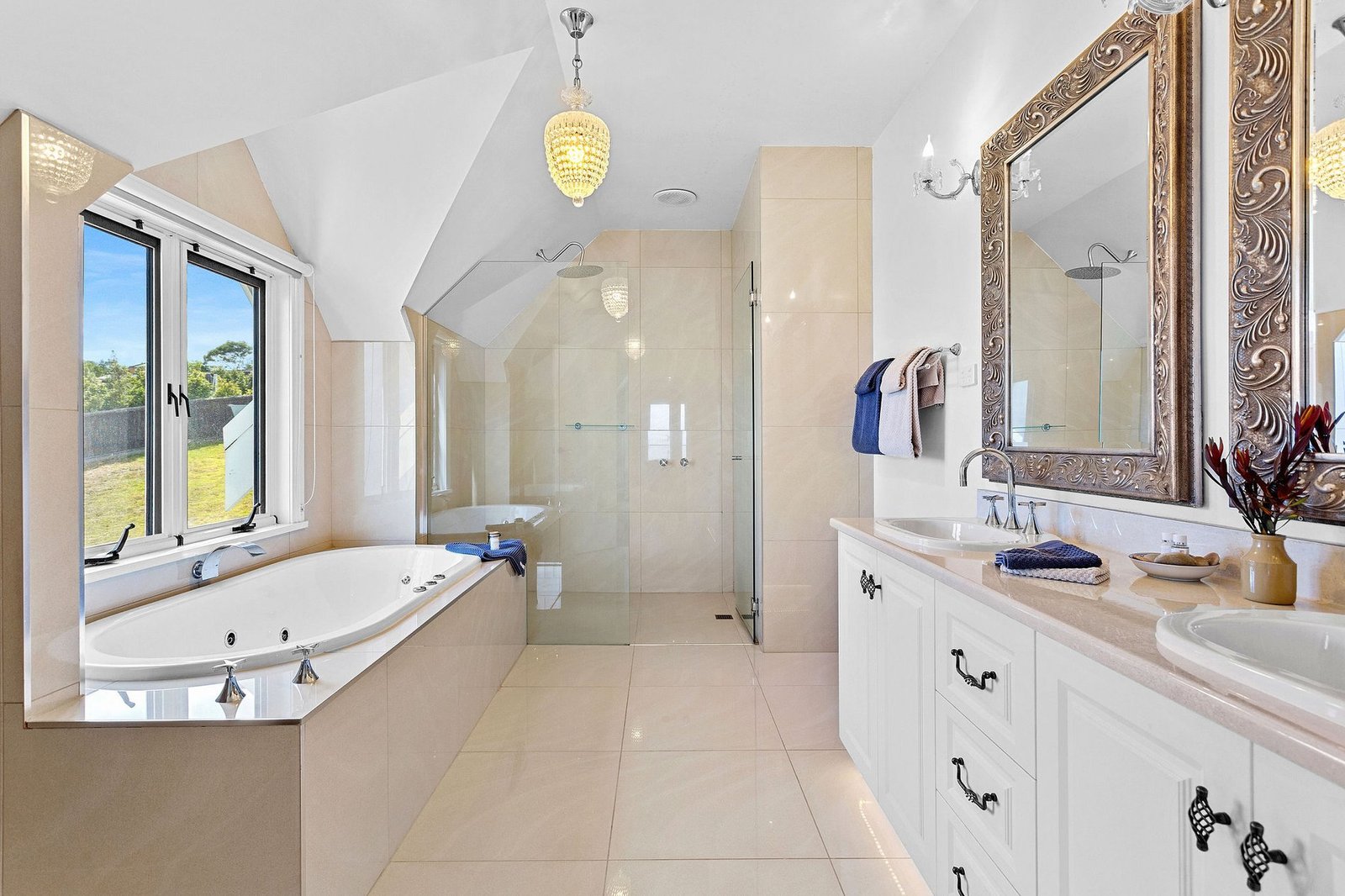 Montauk House in Mount Martha, Victoria, Australia