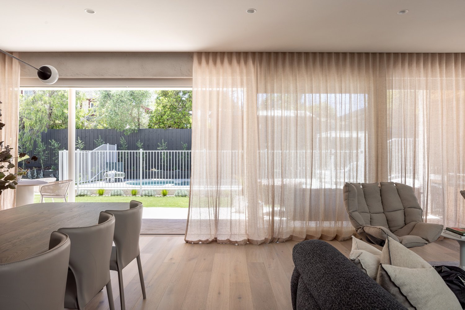 Textured Coastal Charm House in Mount Martha, Victoria, Australia