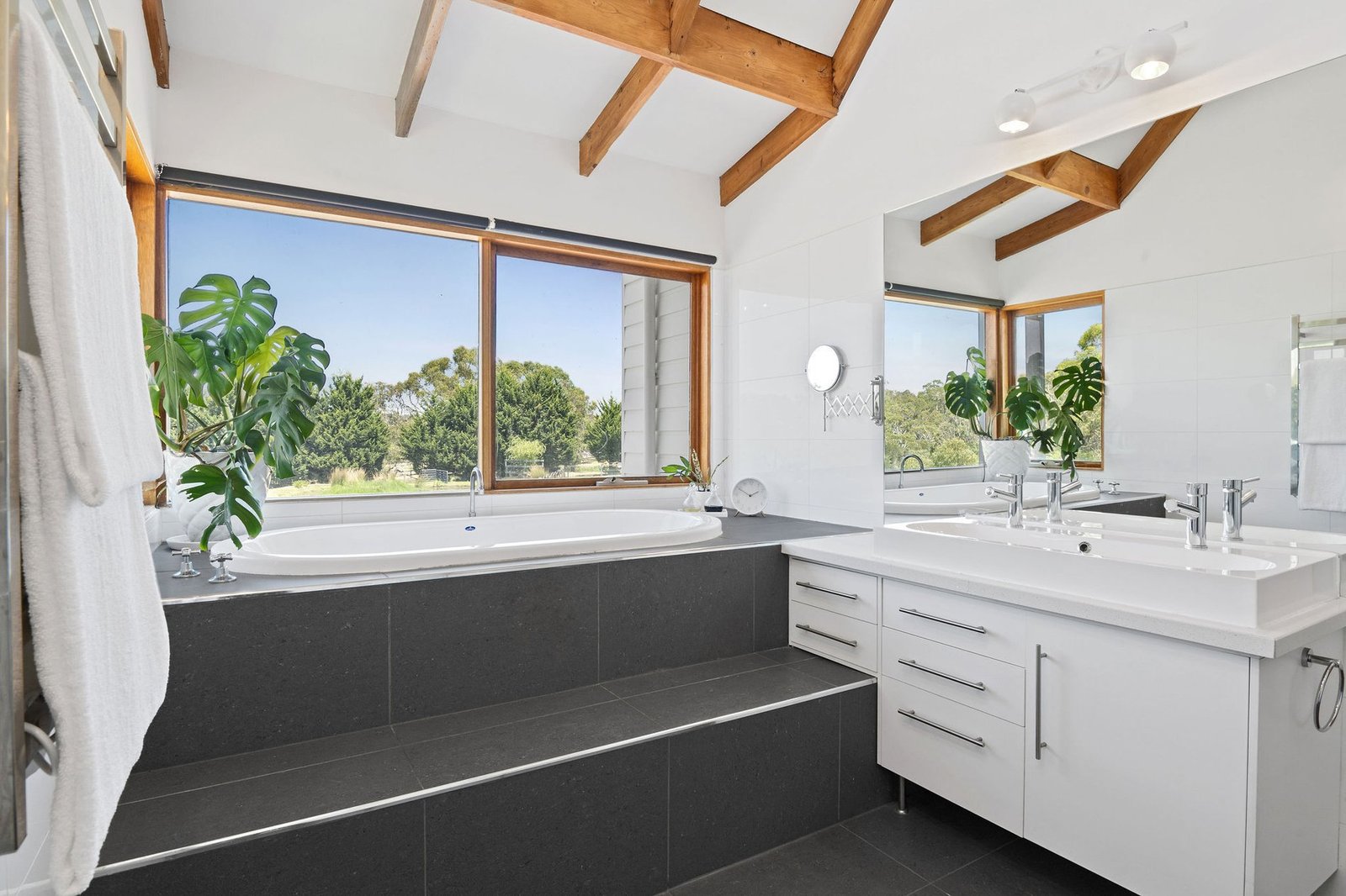 Tranquil Countryside Living House in Mount Martha, Victoria, Australia