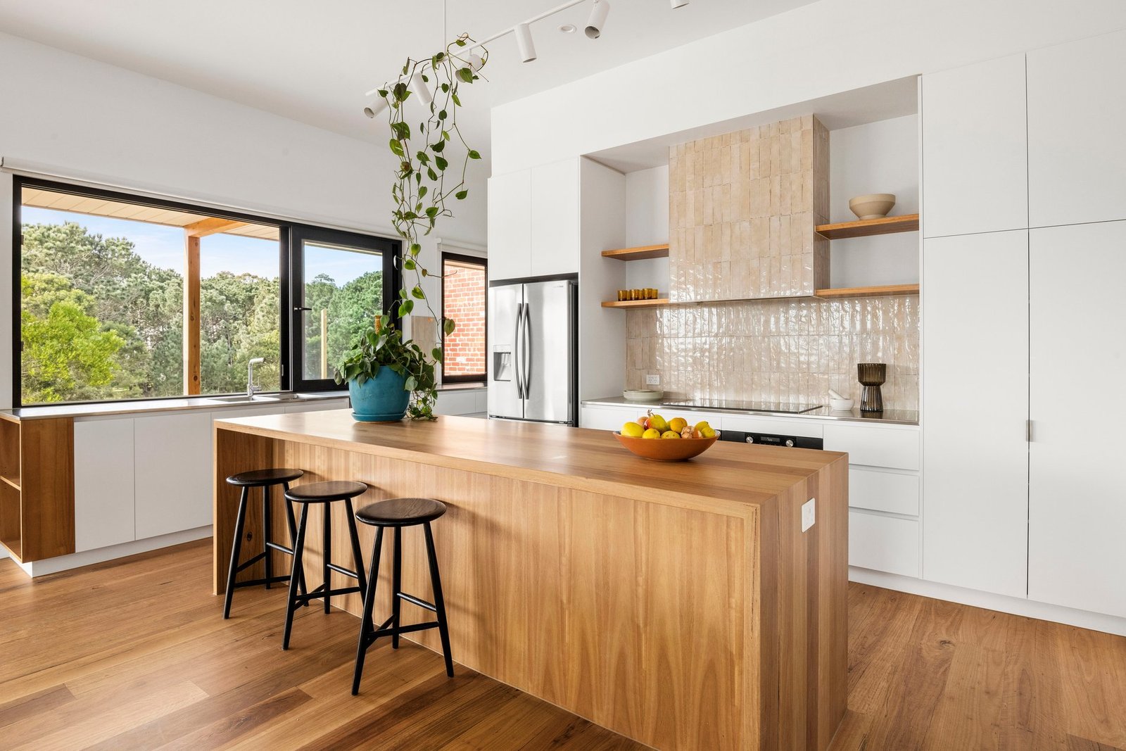 Sustainable Design And Panoramic Bay Views House in Mount Martha, Victoria, Australia