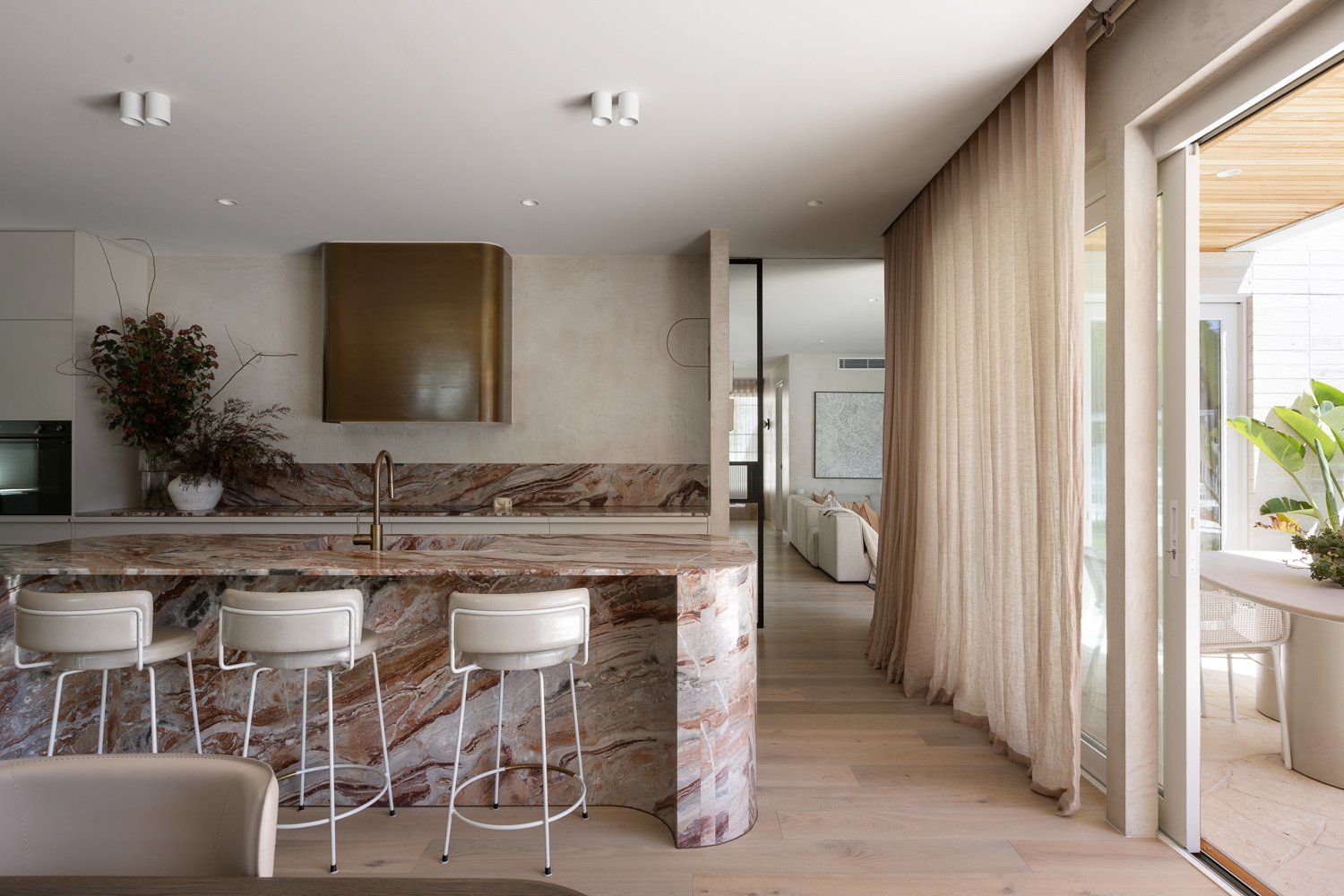 Textured Coastal Charm House in Mount Martha, Victoria, Australia