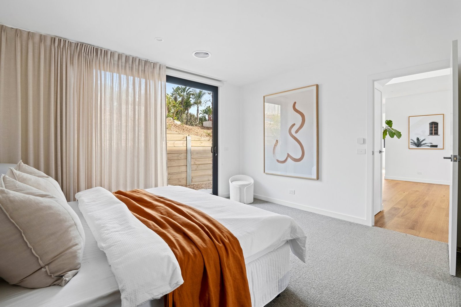 Sustainable Design And Panoramic Bay Views House in Mount Martha, Victoria, Australia