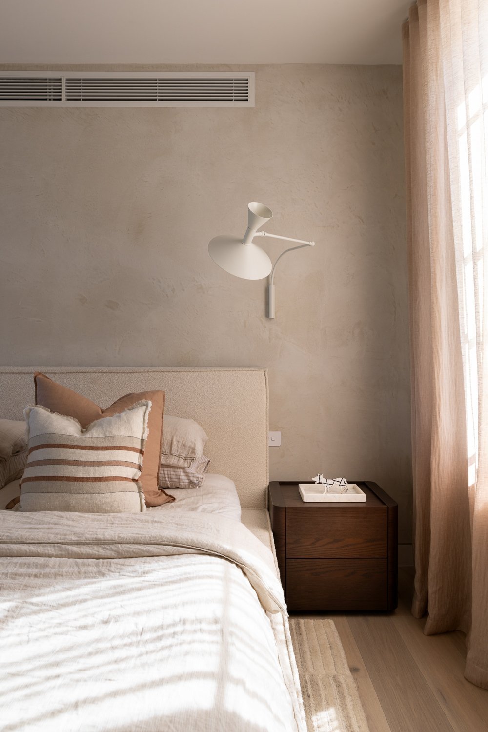 Textured Coastal Charm House in Mount Martha, Victoria, Australia