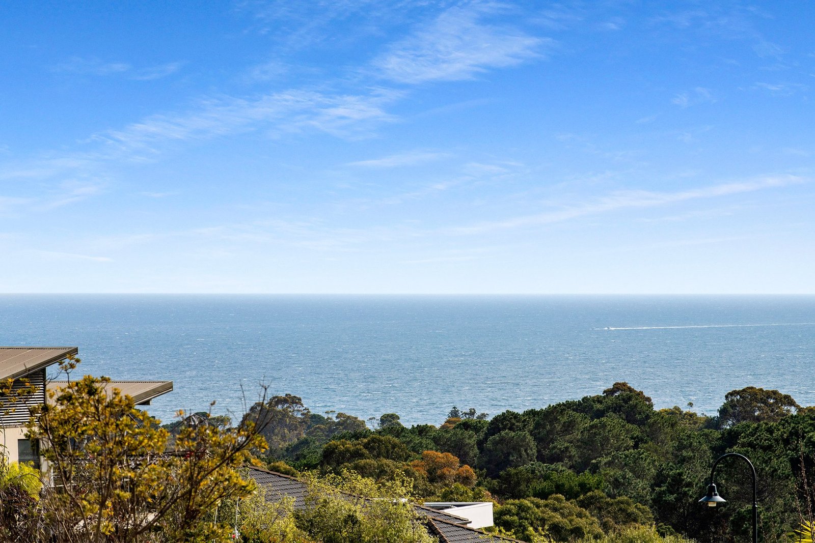 Sustainable Design And Panoramic Bay Views House in Mount Martha, Victoria, Australia