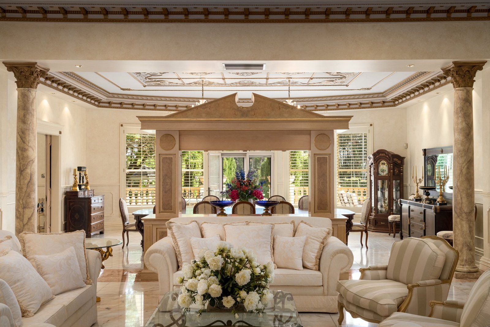 Where Luxury Reigns House in Robertson, Queensland, Australia