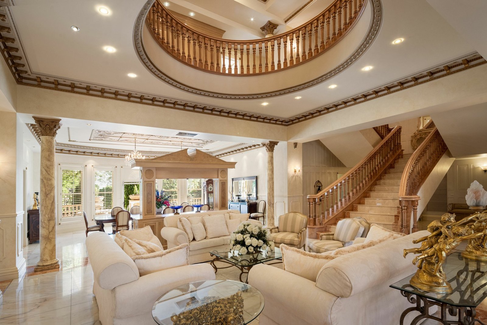 Where Luxury Reigns House in Robertson, Queensland, Australia